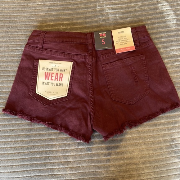 Angel Kiss High Rise shorts - Size 5 - Maroon color - Picture 3 of 3